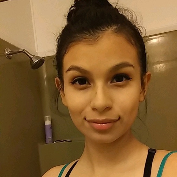 Meet your Posher, Dafne - Picture 1 of 1